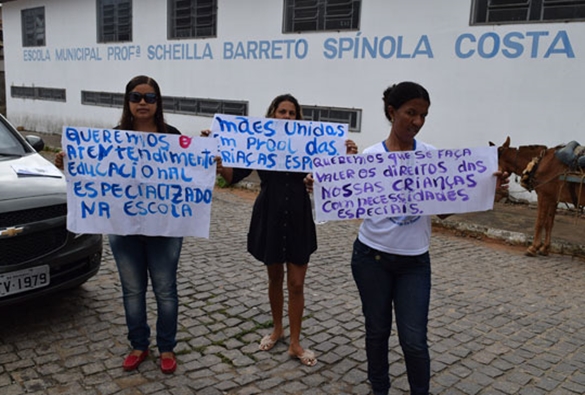 Secretaria de Educação corta atenção especializada para alunos autistas nas escolas de Brumado