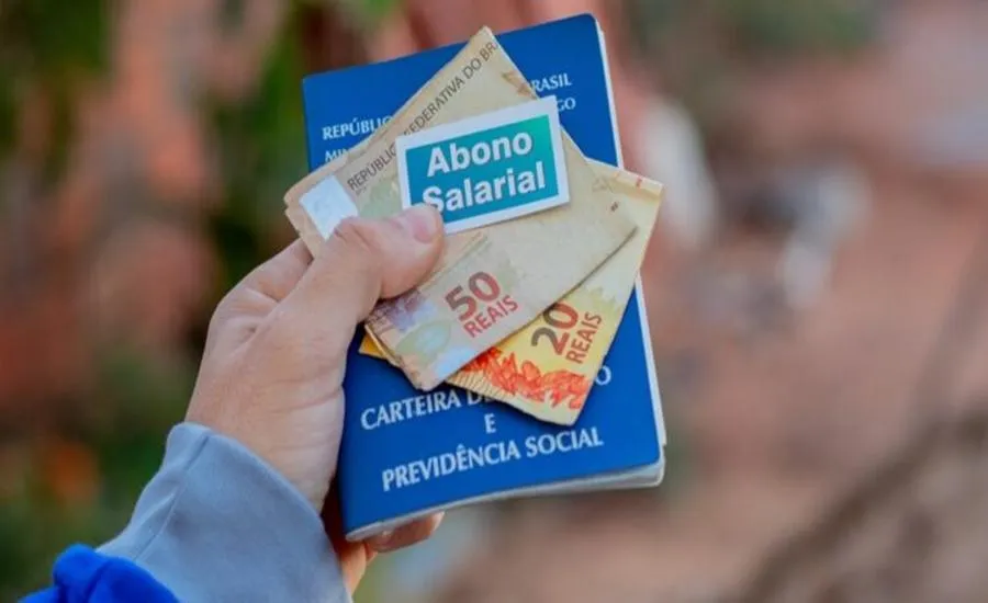 Prazo para saque do abono salarial termina nesta sexta-feira 