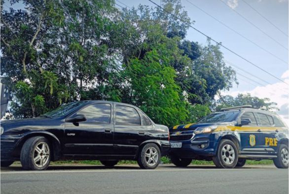 PRF recupera veículo roubado há mais de uma década no interior da Bahia