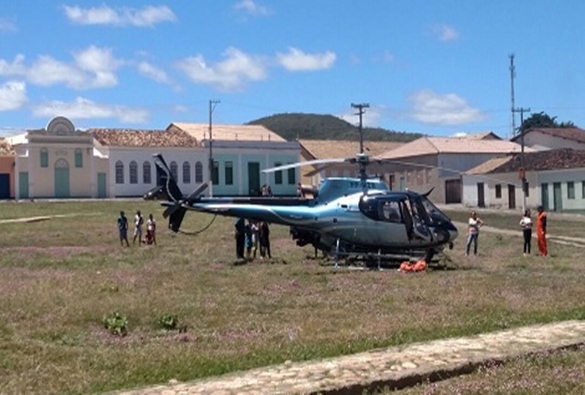 Helicóptero com brigadistas pousa em Rio de Contas para debelar incêndio 