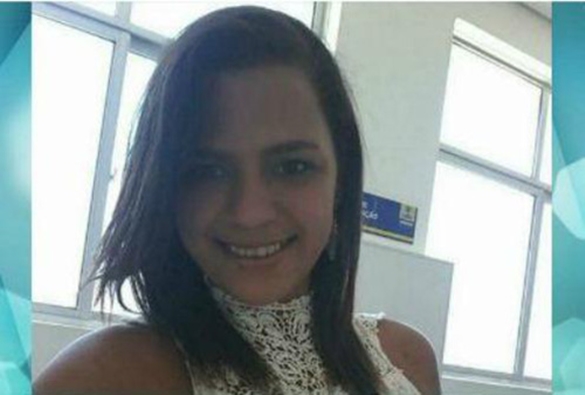 Brasil: Mulher morre após levar choque com chapinha desencapada