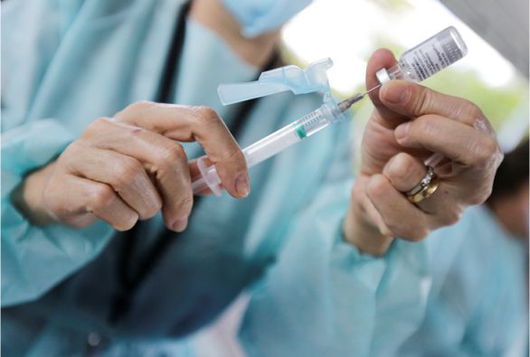AstraZeneca anuncia encerramento de produção e distribuição da vacina contra a Covid-19